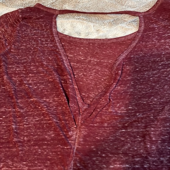 T-Shirt - Picture 4 of 5